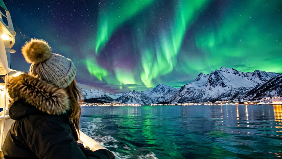 Tromso Northern Lights Tours: Minibus Chases, Cruises, and Safaris